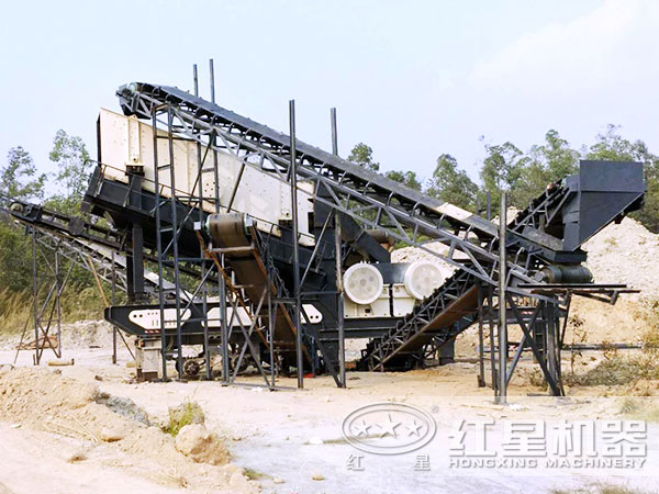 廣東鄂式移動(dòng)破碎機(jī)作業(yè)現(xiàn)場